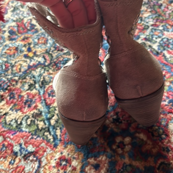 B. Makowsky Rhinestone Studded Jeweled Embellished Suede Cowgirl Ankle Booties 8 - Picture 4 of 6